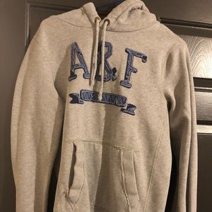 Men’s a&f sweatshirt! Only worn a handful of times